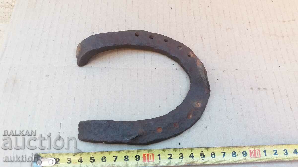 OLD FORGED HORSESHOE - 6 OLD FORGED HORSESHOE - 6