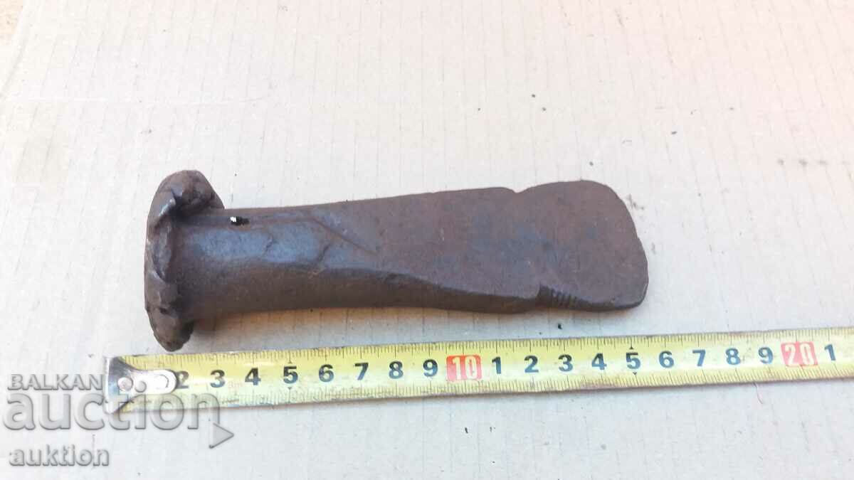 OLD SOLID DAGGER - 6 OLD SOLID DAGGER - 6