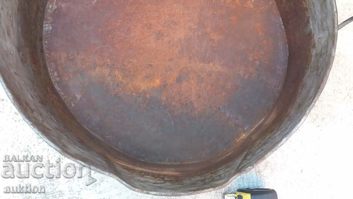 Livrarea Veche tavă masivă pentru miei, lutenitsa etc. Livrarea Veche tavă masivă pentru miei, lutenitsa etc.