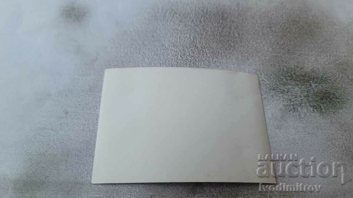 Φωτογραφία Νεαρό κορίτσι με vintage μαγιό στην παραλία με τιμή 1.85 BGN | € 0.95 Φωτογραφία Νεαρό κορίτσι με vintage μαγιό στην παραλία με τιμή 1.85 BGN | € 0.95