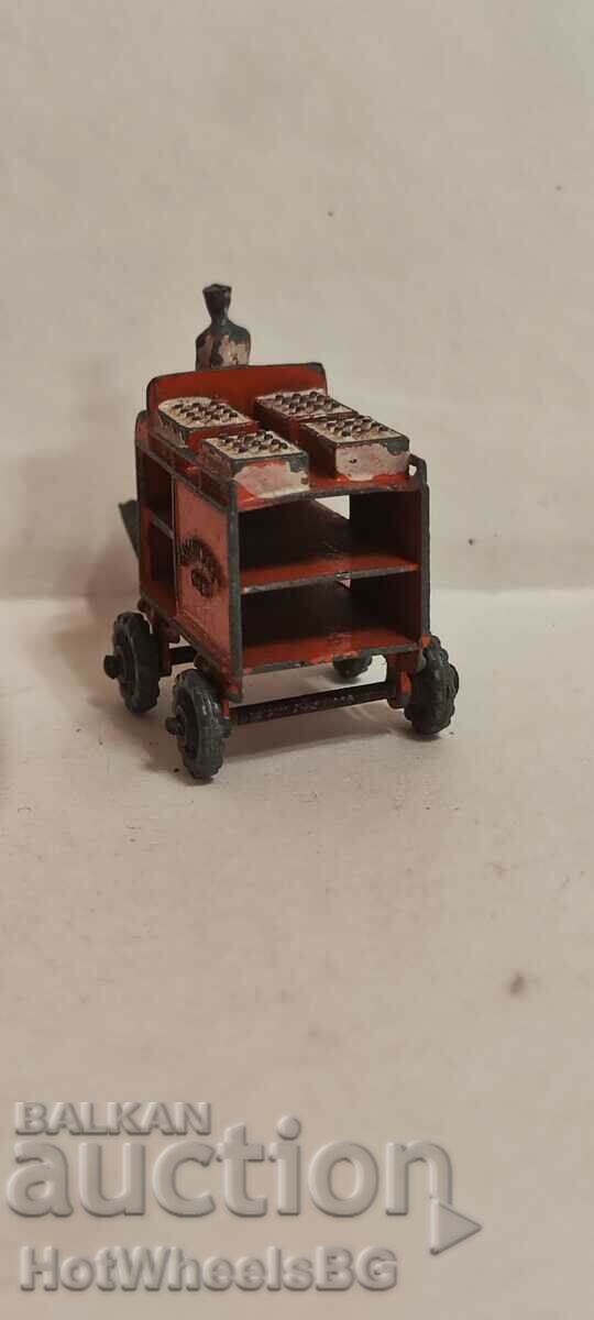 Delivery of Matchbox LESNEY -No 7A Horse Drawn Milk Float 1954 Delivery of Matchbox LESNEY -No 7A Horse Drawn Milk Float 1954