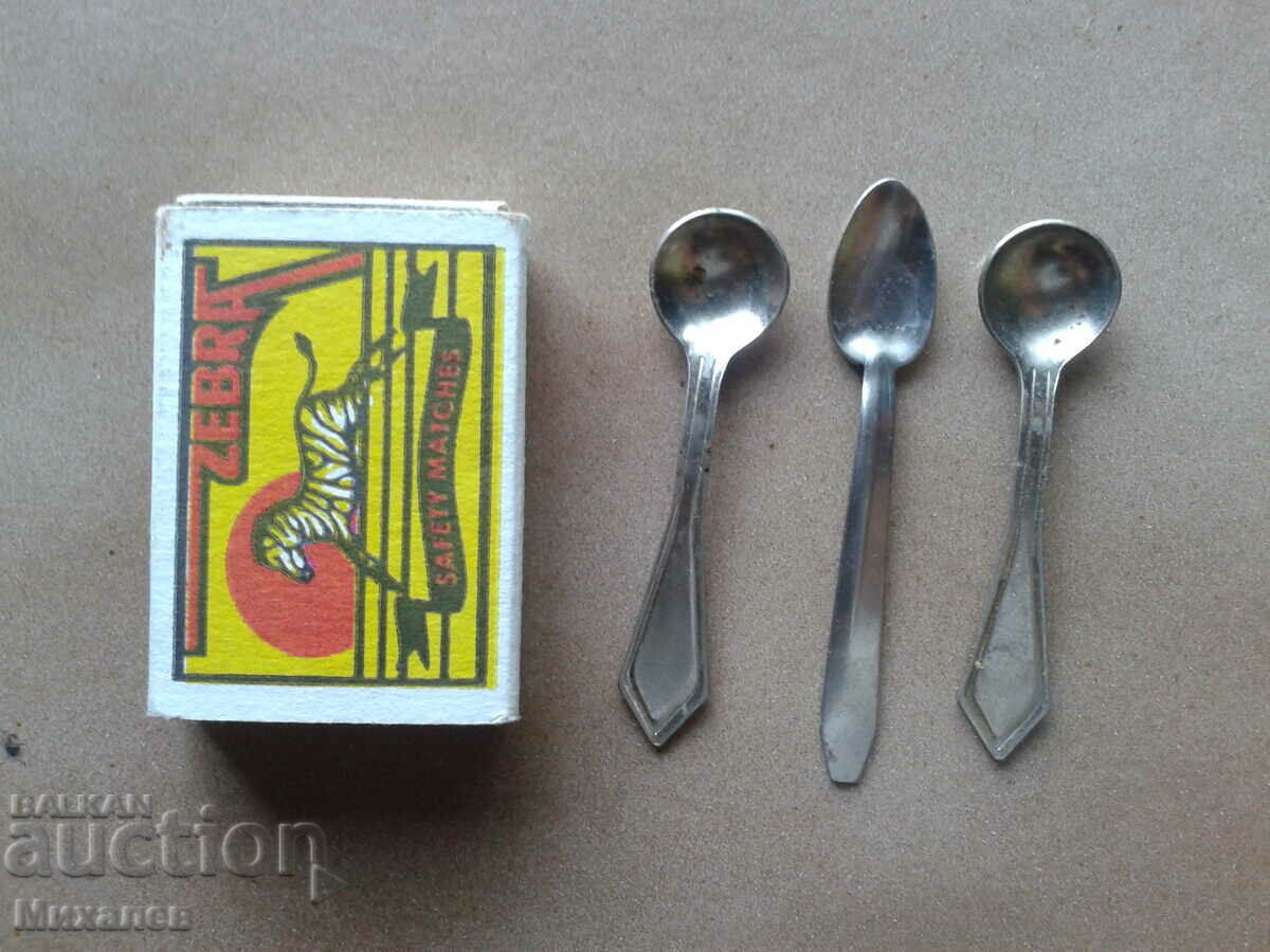 metal spoons