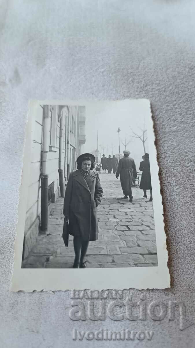 Φωτογραφία Σοφία Νεαρή γυναίκα σε έναν περίπατο