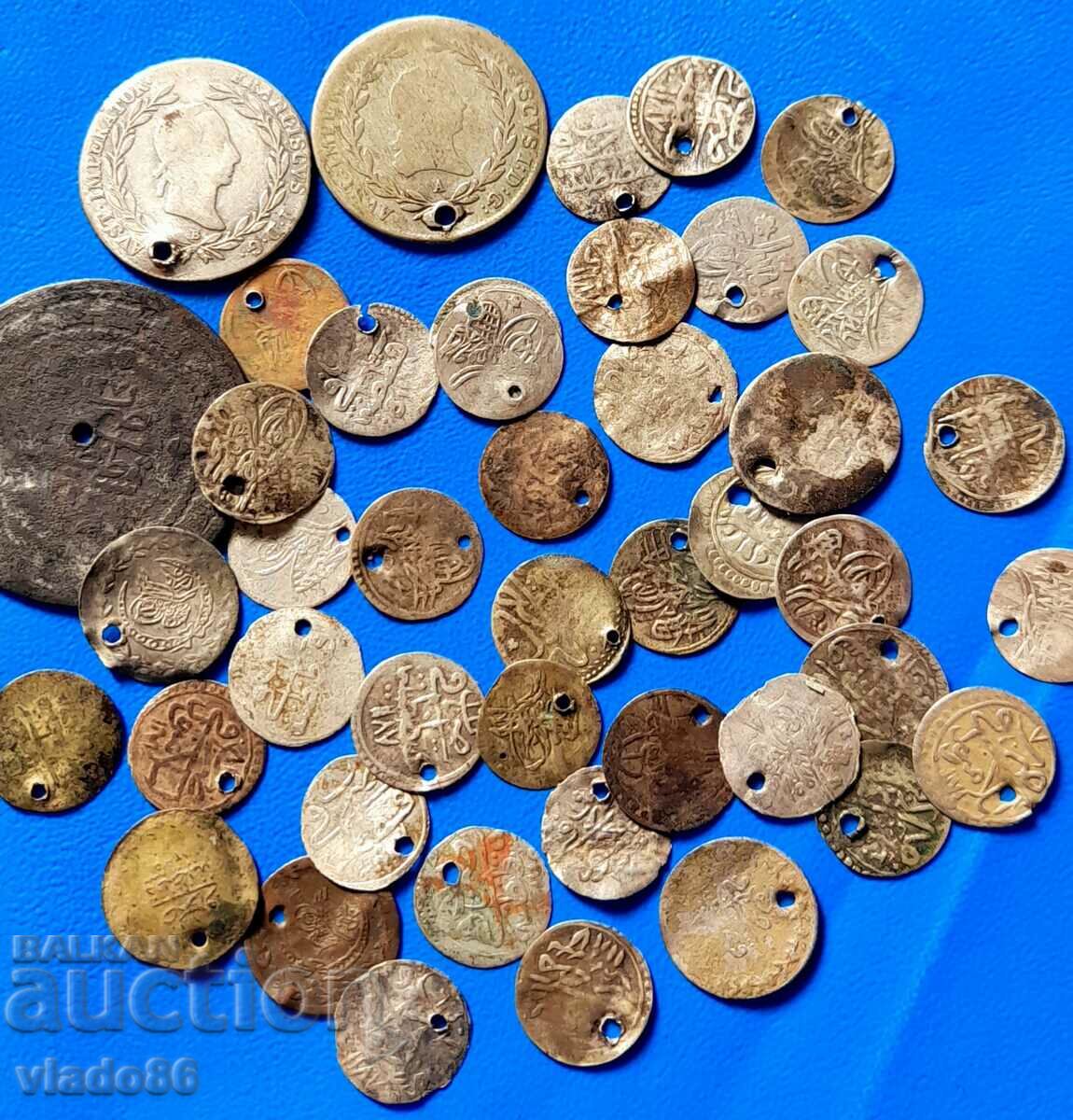 Un lot mare de monede de argint otomane și austriece