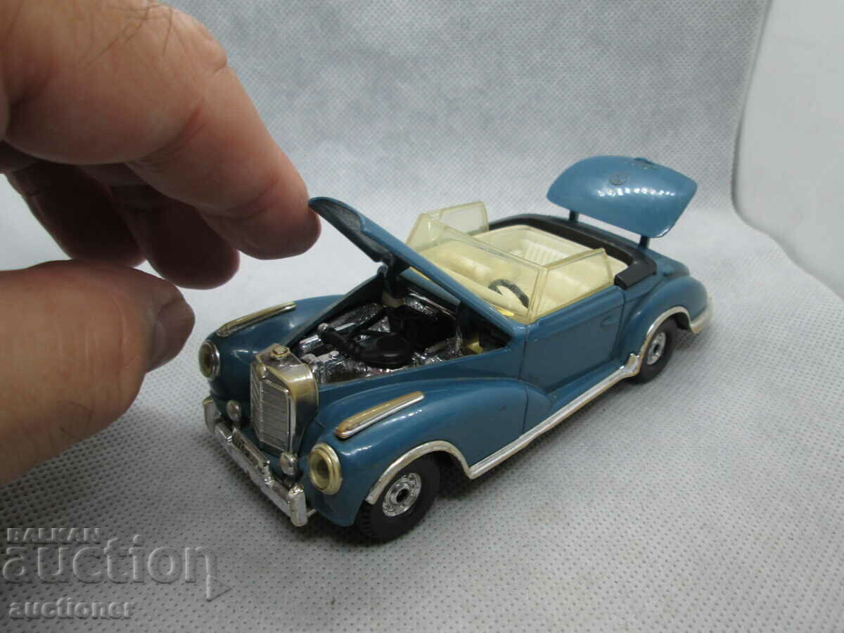 CORGI MERCEDES-BENZ300S-1956 1/35 cu preț 50.00 BGN | € 25.56 CORGI MERCEDES-BENZ300S-1956 1/35 cu preț 50.00 BGN | € 25.56