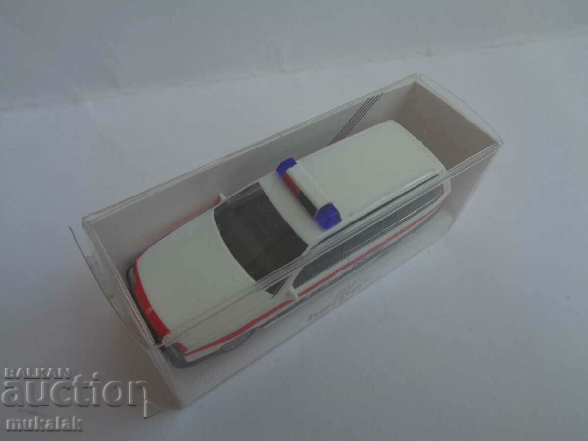 Delivery of HERPA H0 1/87 OPEL OMEGA POLICE MODEL CAR TOY