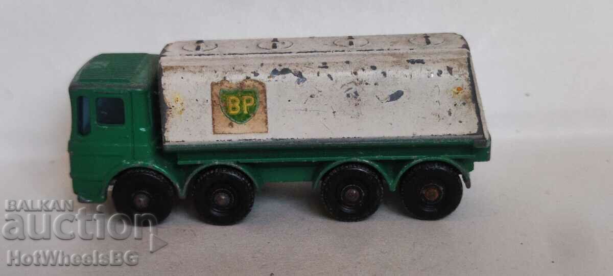 -Matchbox  LESNEY -No 32C Leyland Petrol Tanker 1968