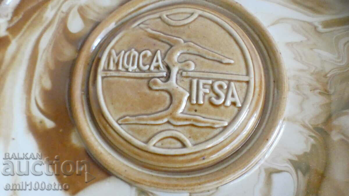 IFSA Federația Internațională de Acrobație Sportivă IFSA cu preț 12.00 BGN | € 6.14 IFSA Federația Internațională de Acrobație Sportivă IFSA cu preț 12.00 BGN | € 6.14