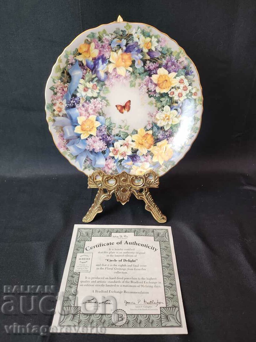 Decorative porcelain plate "Circle of Delight", Lena Liu