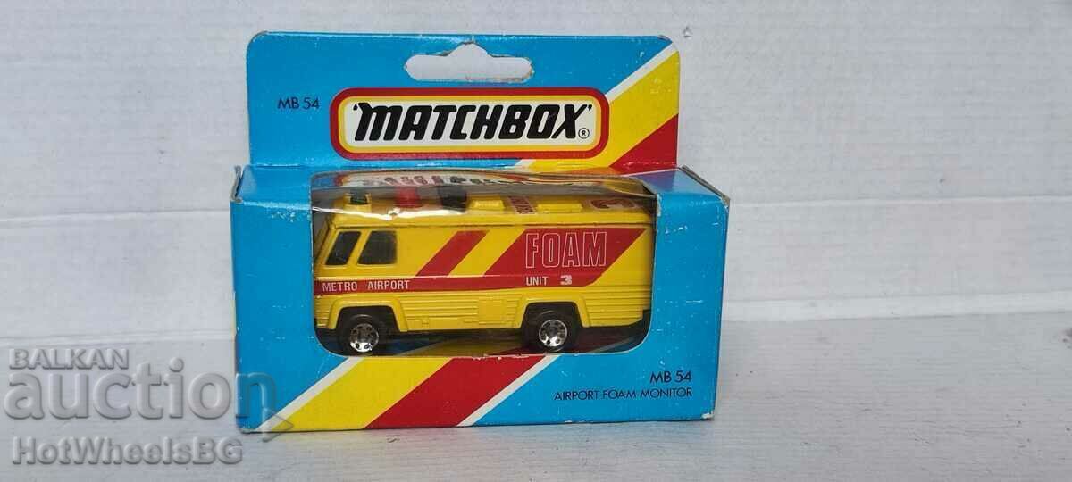 MATCHBOX LESNEY. No MB 54  CAMION DE POMPIERS DAEROPORT