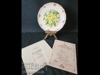 Royal Albert collector's plate, Primroses
