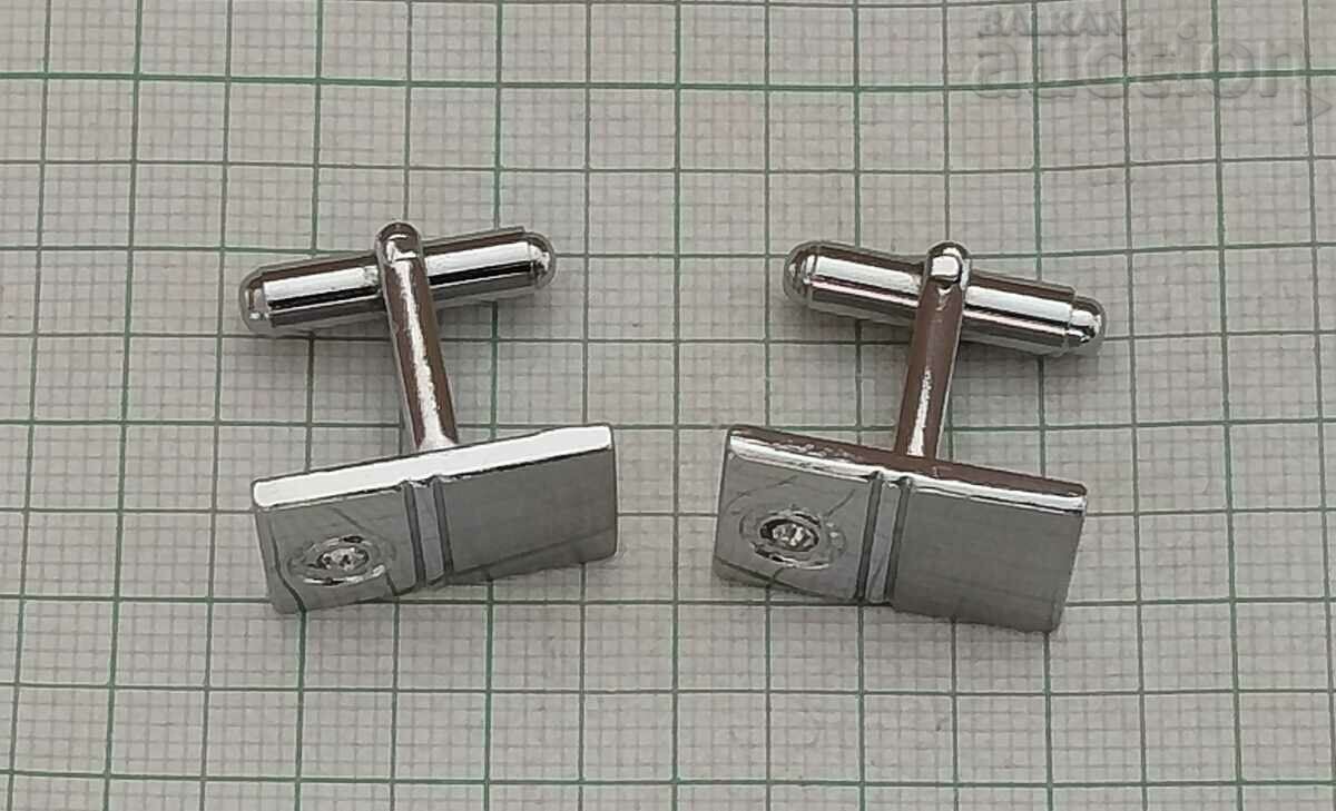 Auction TIE CLIP AND BUTTON SET Auction TIE CLIP AND BUTTON SET