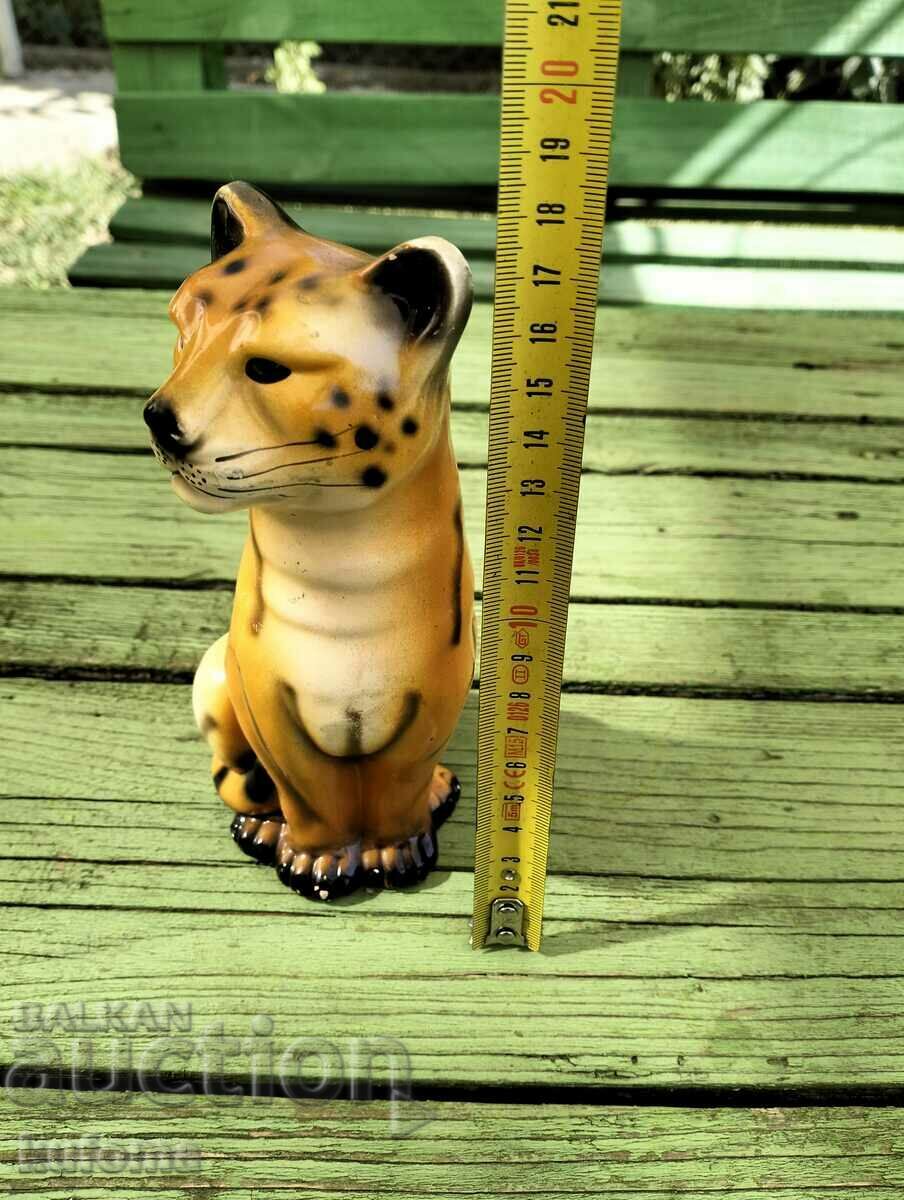 Delivery of Ceramic leopard Delivery of Ceramic leopard