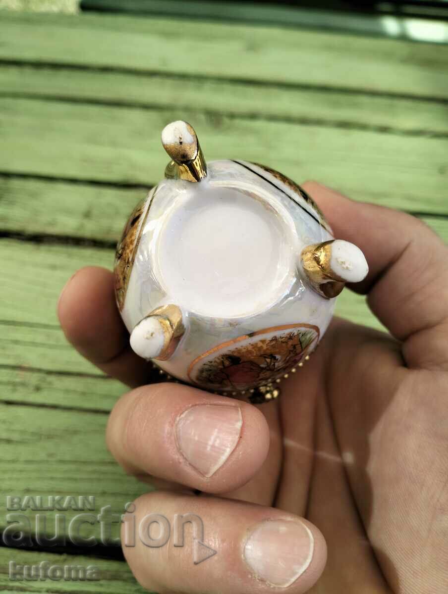 Аукцион Порцеланово яйце Аукцион Порцеланово яйце