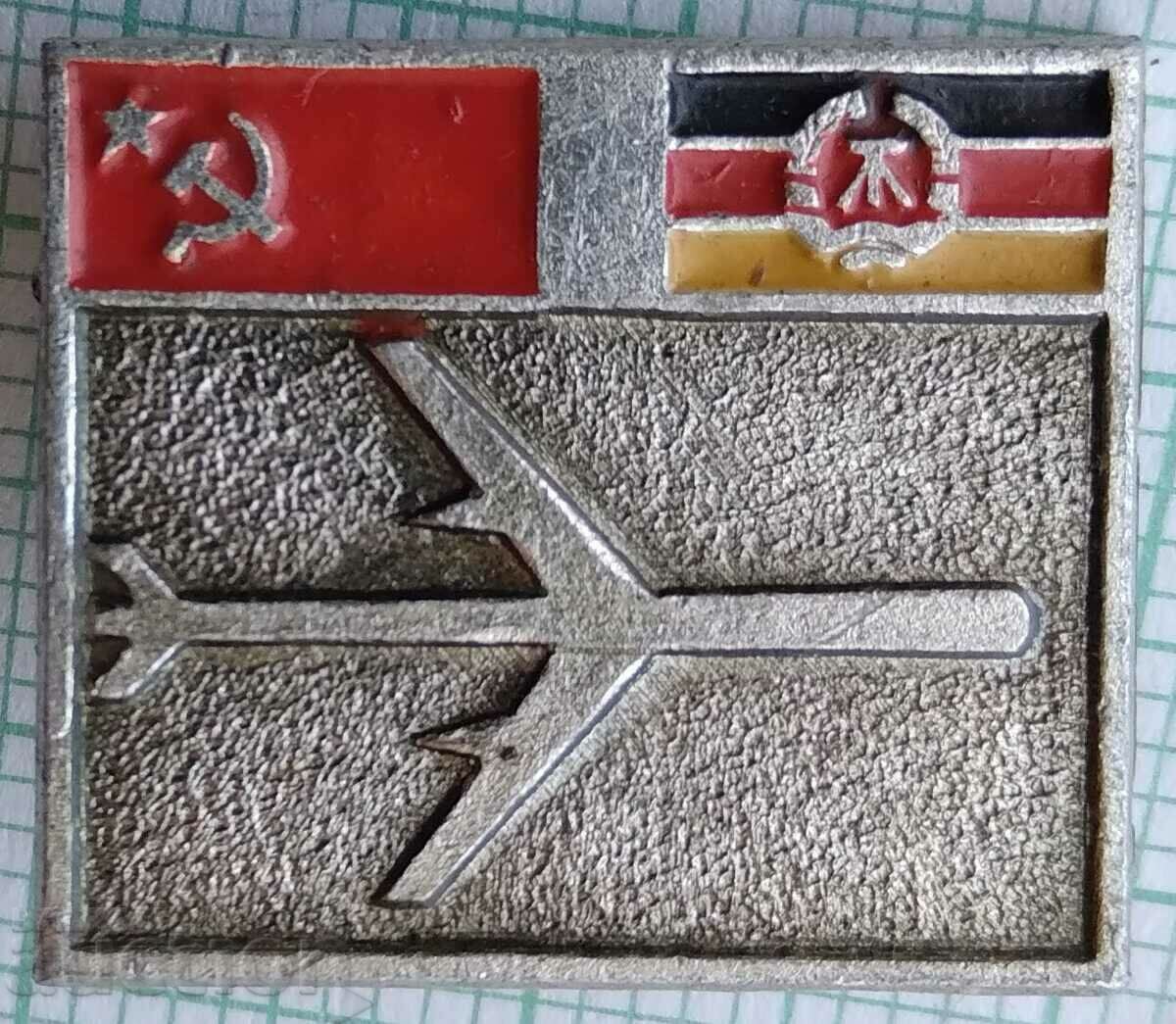 16656 Badge - USSR-GDR airline plane