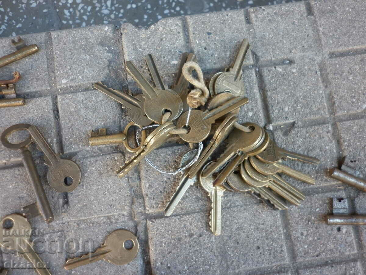 Стари бронзови ключове
