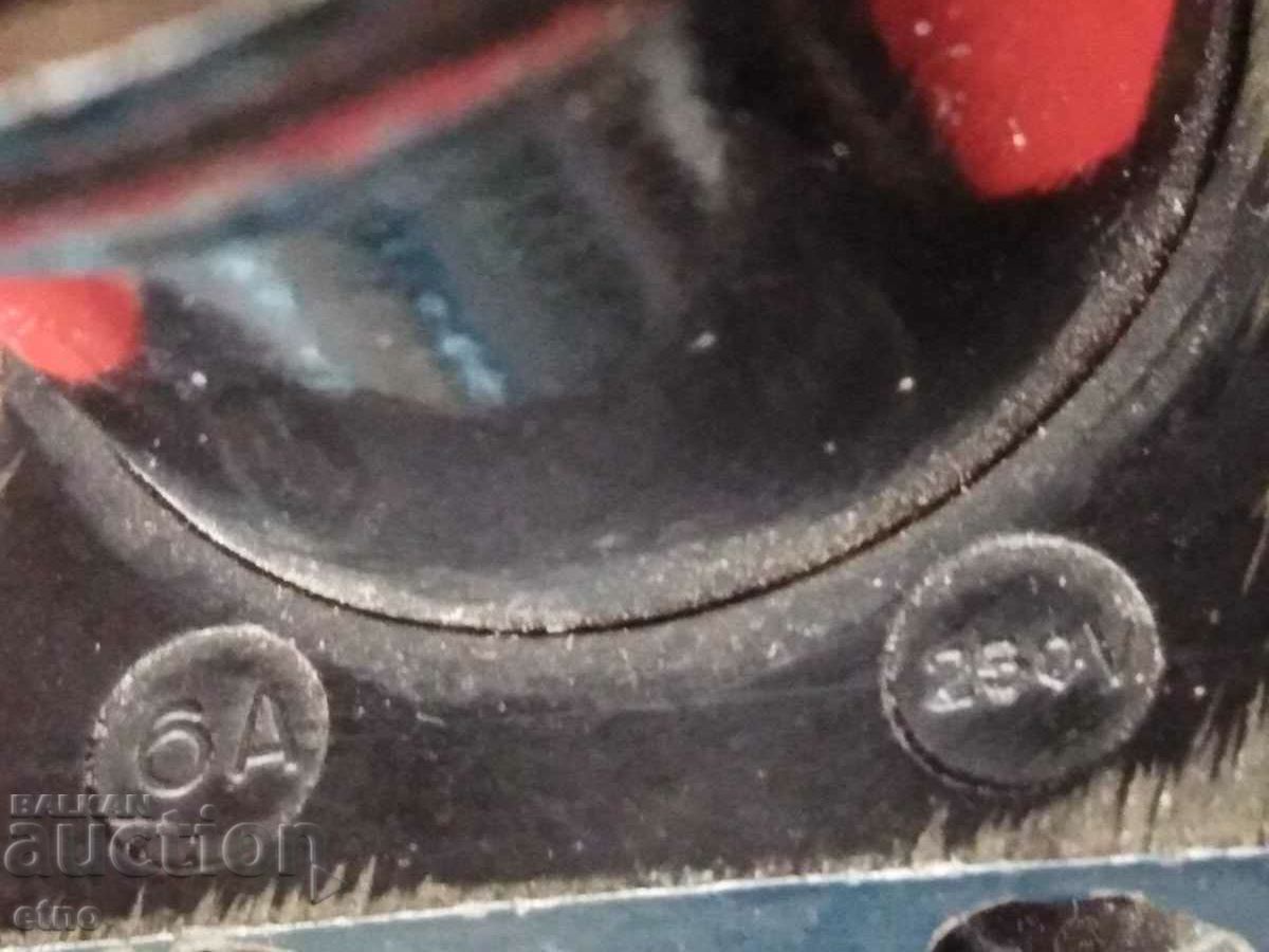 Auction  VINTAGE BAKELITE STYLE WITH CONTACTS