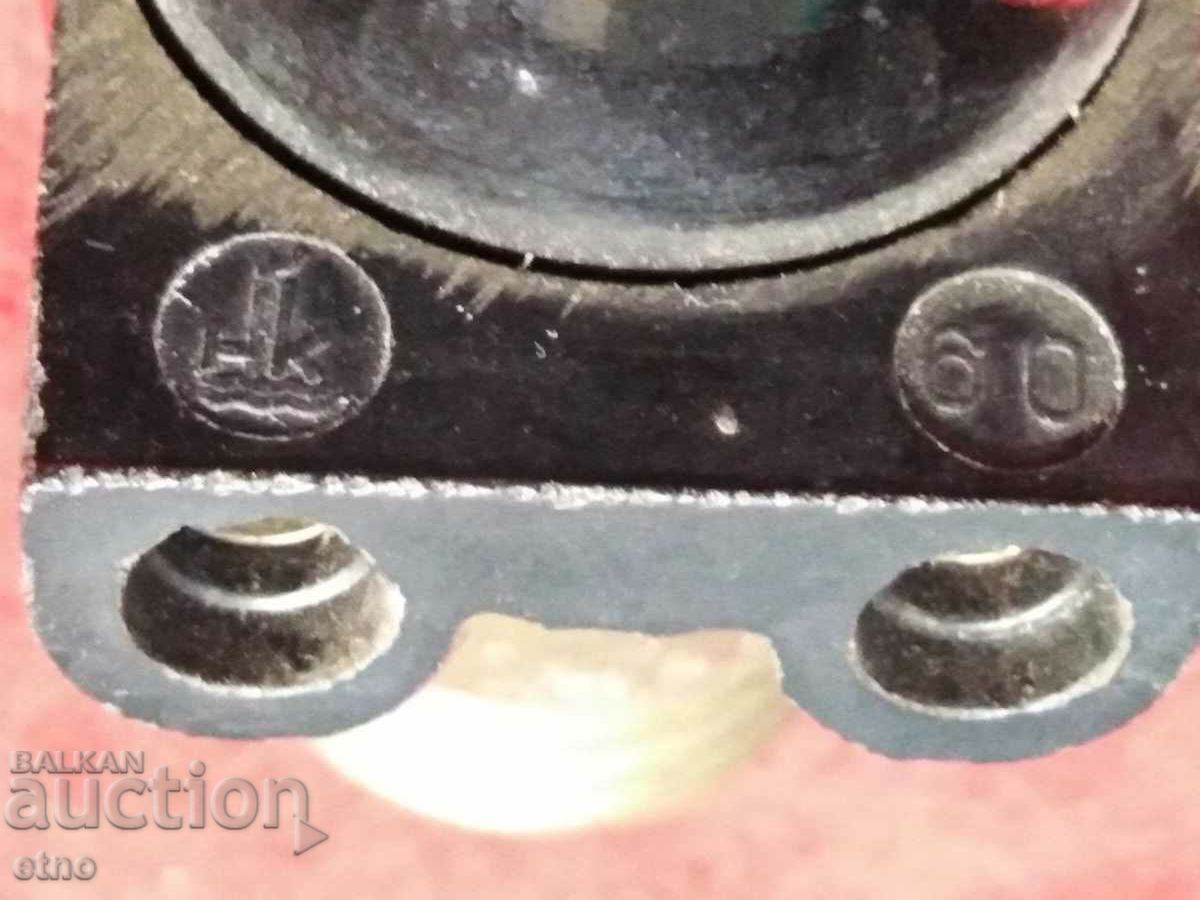 Delivery of VINTAGE BAKELITE STYLE WITH CONTACTS