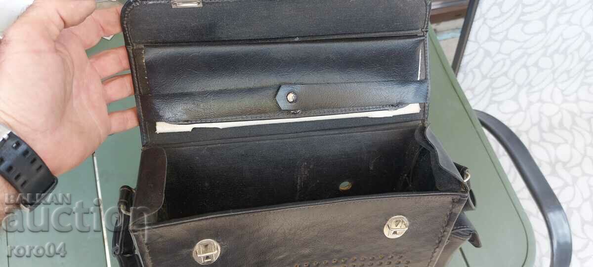 Auction SOC. REPORTER'S BAG Auction SOC. REPORTER'S BAG