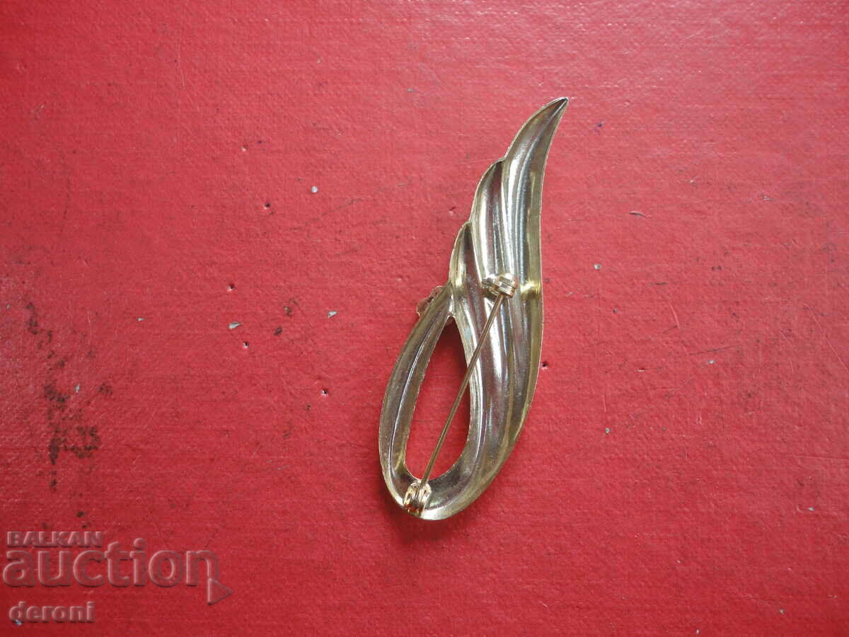 Gold-plated brooch with stones 31 with price 10.00 BGN | € 5.11 Gold-plated brooch with stones 31 with price 10.00 BGN | € 5.11