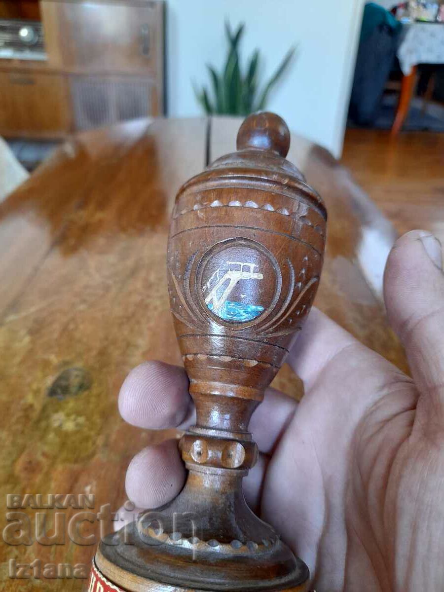 Livrarea Vechi castron de sport din lemn Salturi de apă