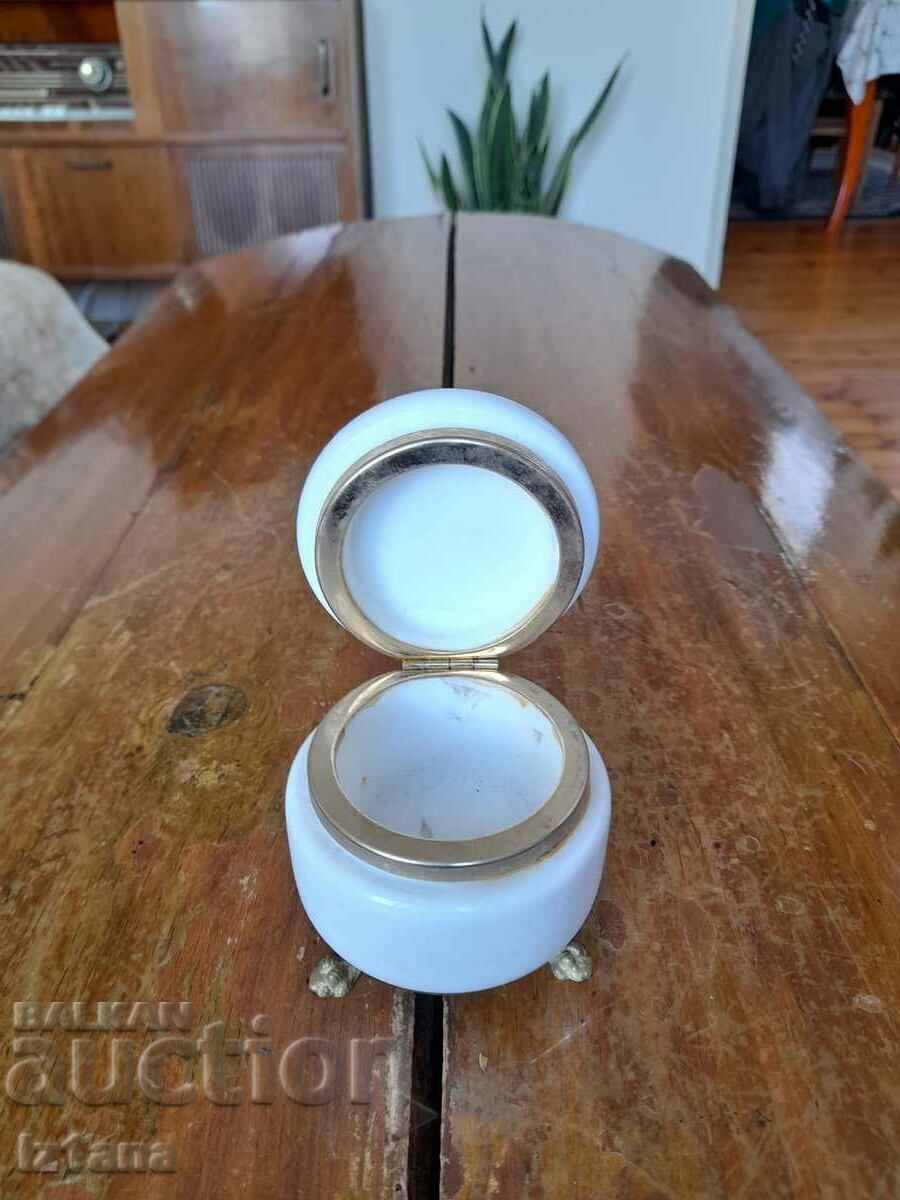 Δημοπρασία Παλιό μαρμάρινο κοσμηματοπωλείο Δημοπρασία Παλιό μαρμάρινο κοσμηματοπωλείο