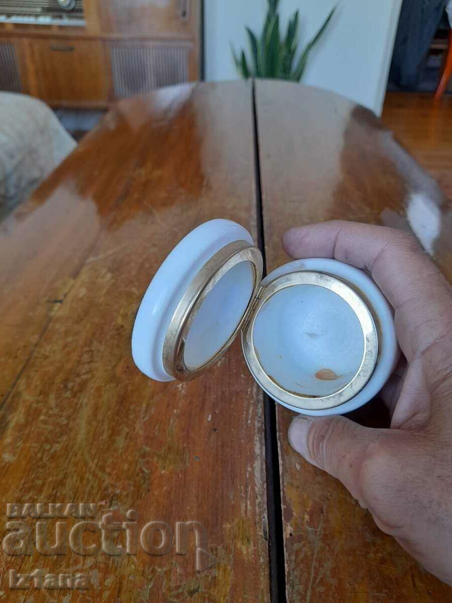 Παράδοση Παλιό μαρμάρινο κοσμηματοπωλείο Παράδοση Παλιό μαρμάρινο κοσμηματοπωλείο