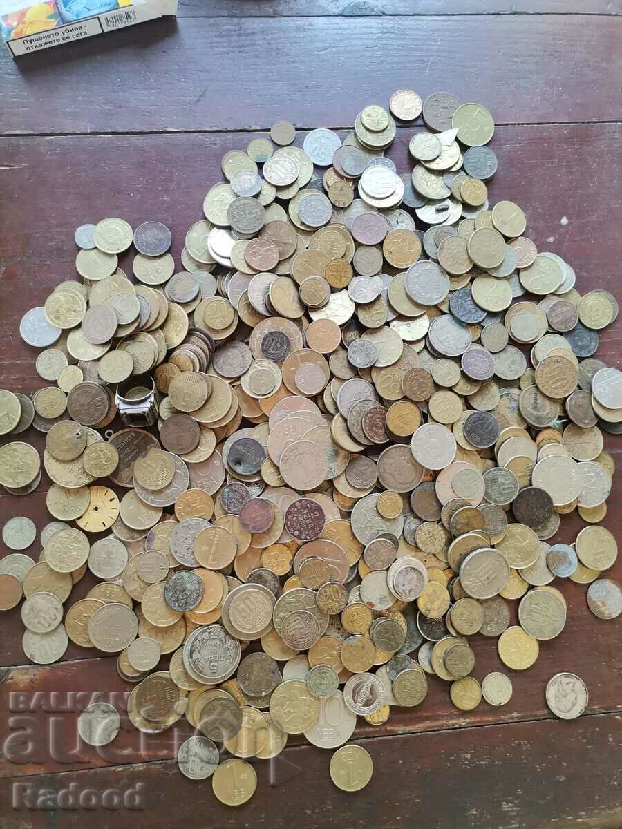 Лот Монети над 650 броя