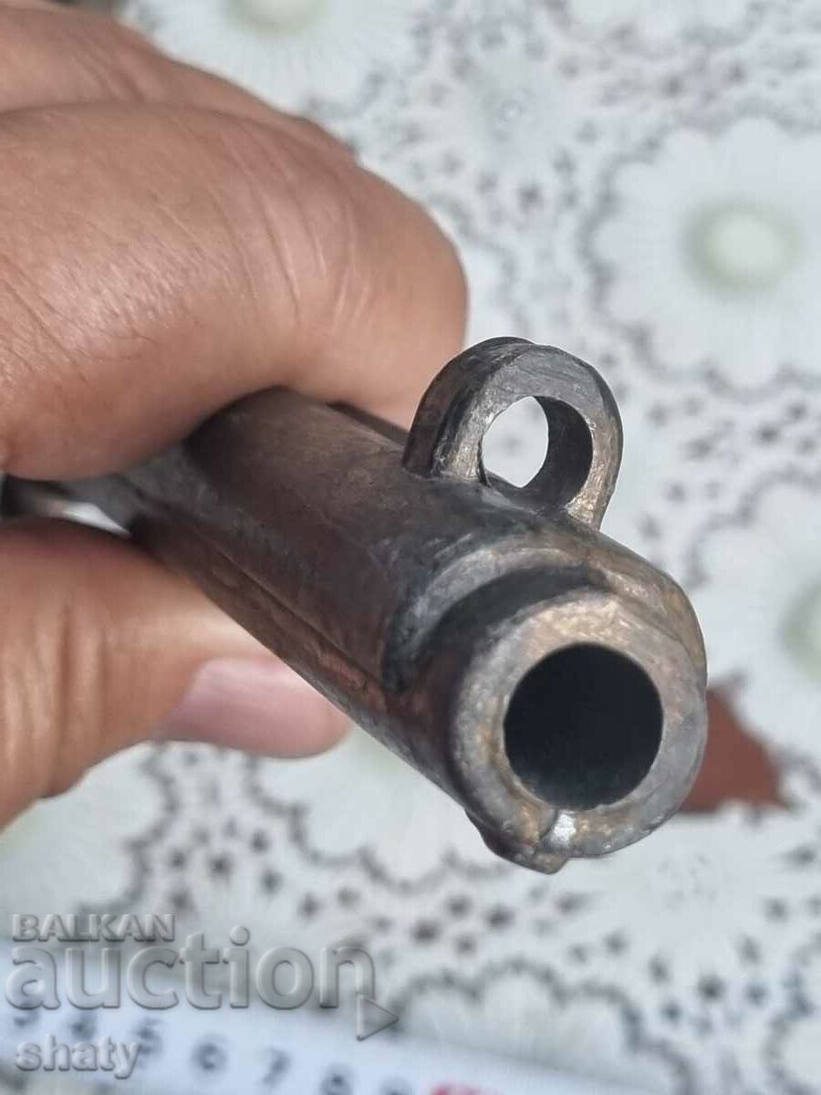 O pereche de pistoale antice cu cremene - 7 O pereche de pistoale antice cu cremene - 7