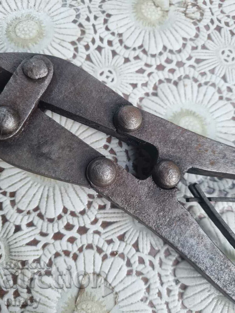 VSV. Foarfece militare pentru tăierea sârmei ghimpate cu preț 145.00 BGN | € 74.14