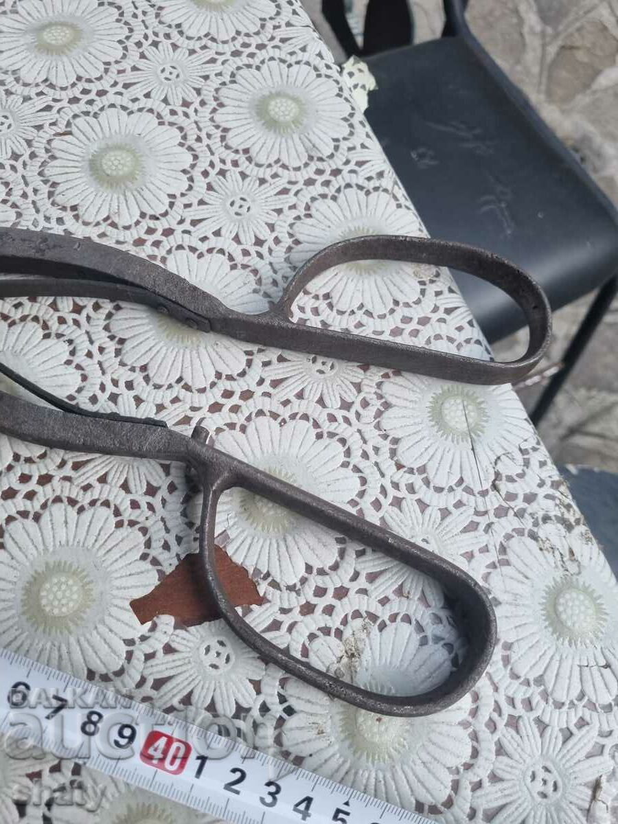 Licitație VSV. Foarfece militare pentru tăierea sârmei ghimpate