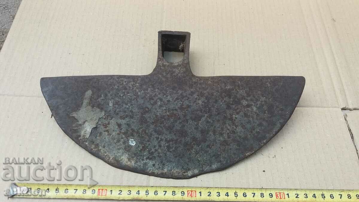 Delivery of OLD MASSIVE HOE