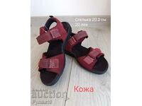 Sandals for girls. Real skin. 31 p