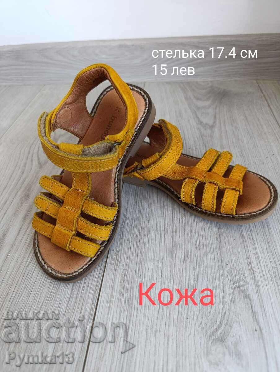 Leather. Super sandals for girls.