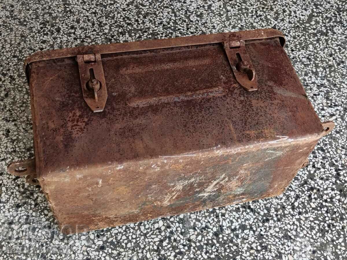 Auction  Wehrmacht WWII German howitzer gun metal case
