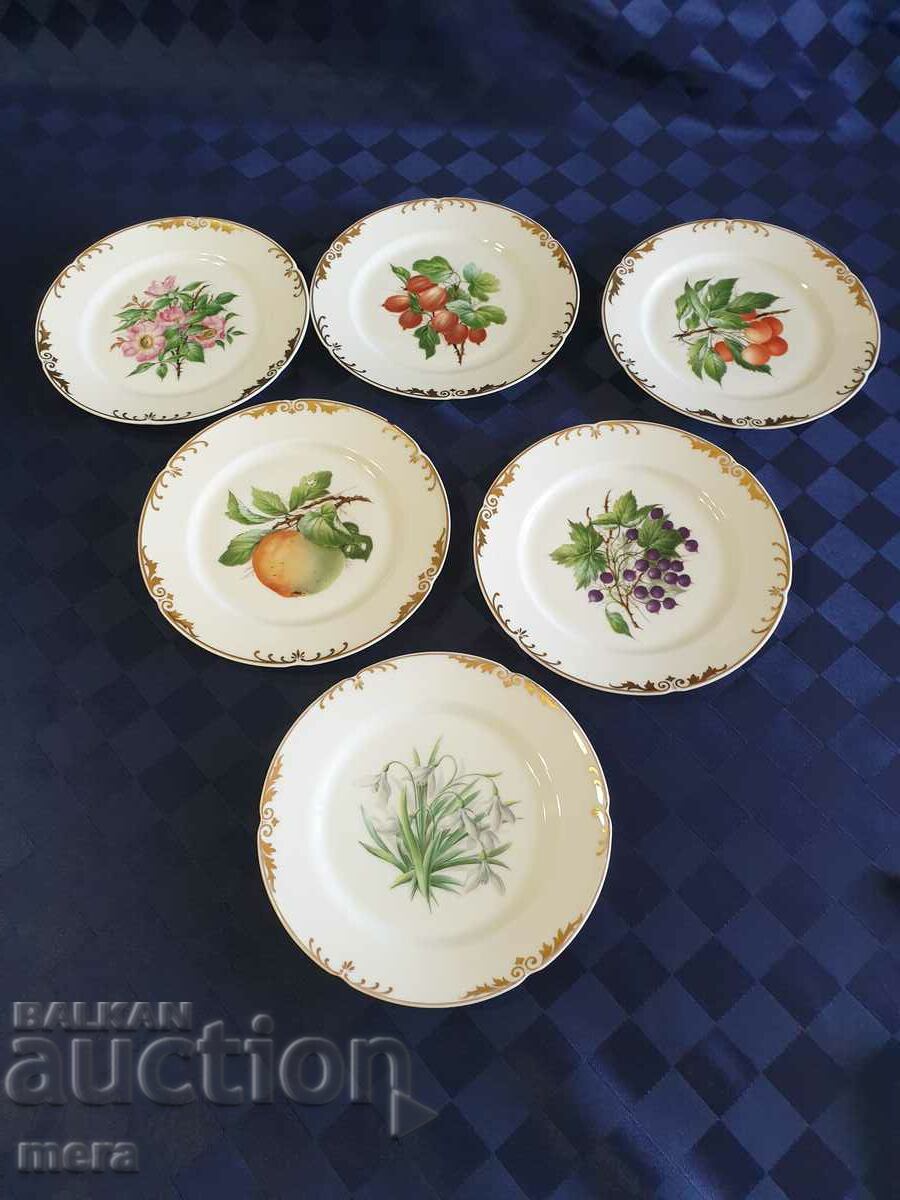 Porcelain plates with floral motifs