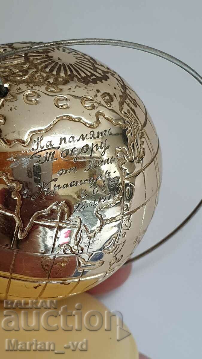 Delivery of Russian table globe with the inscription April 12, 1961. Delivery of Russian table globe with the inscription April 12, 1961.