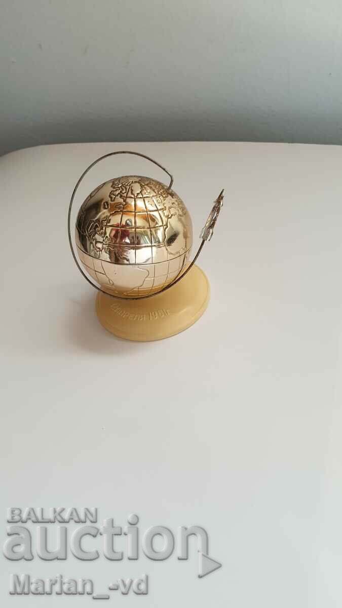 Russian table globe with the inscription April 12, 1961. - 6 Russian table globe with the inscription April 12, 1961. - 6