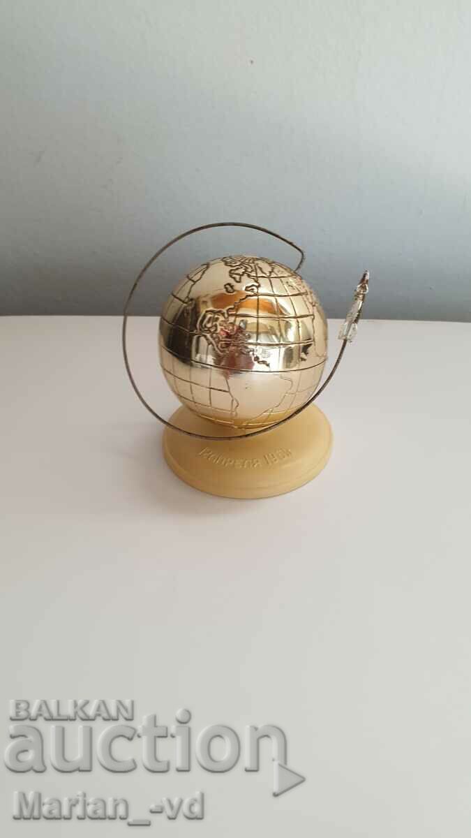 Russian table globe with the inscription April 12, 1961.