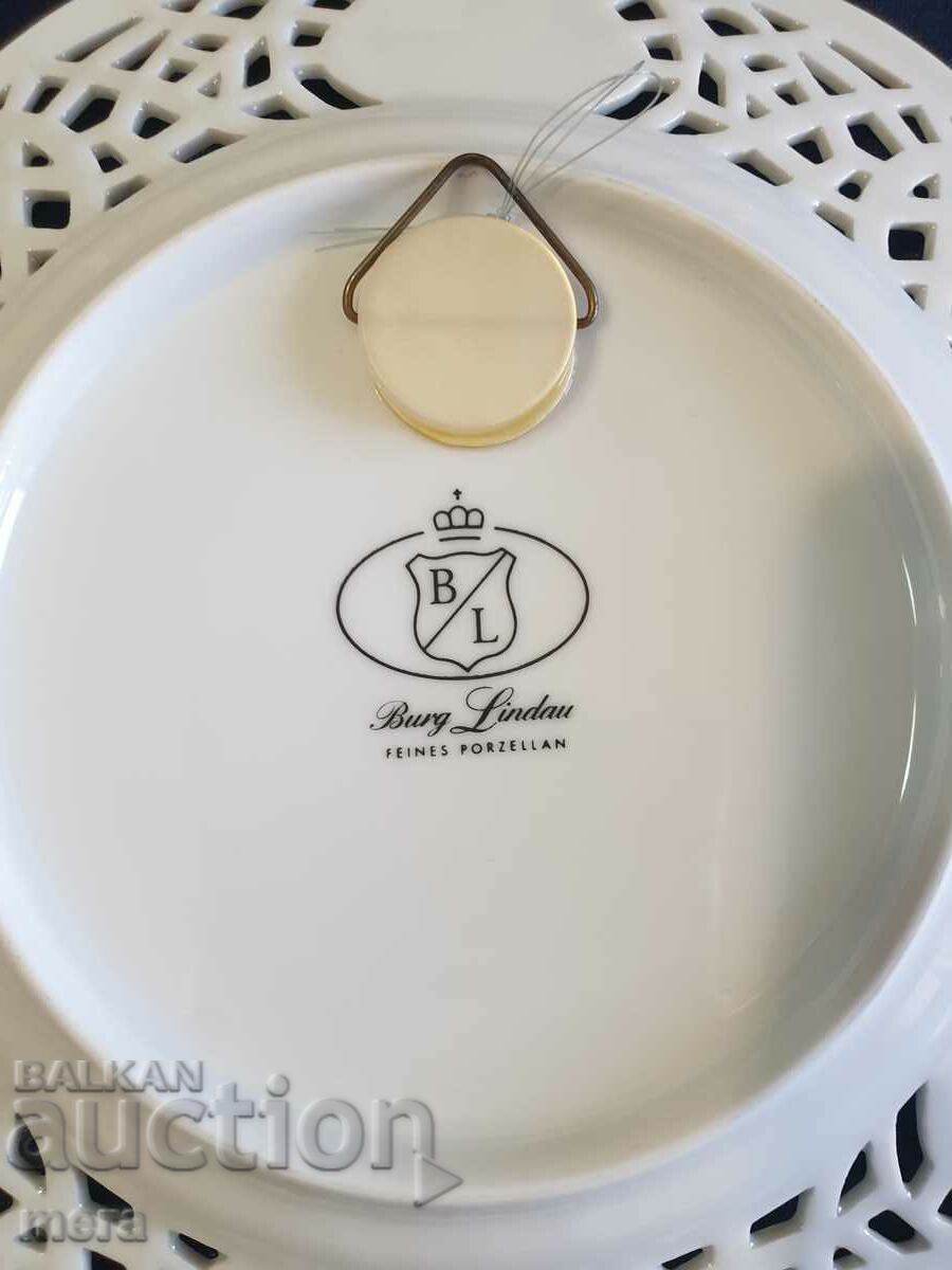 Delivery of Openwork porcelain wall plate Delivery of Openwork porcelain wall plate