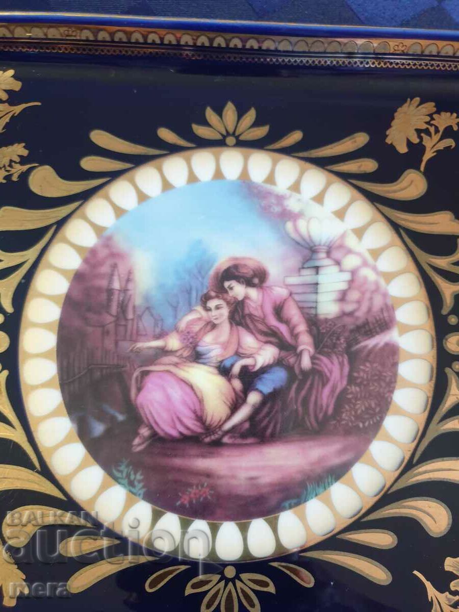Porcelain cobalt tray with gilt with price 45.00 BGN | € 23.01 Porcelain cobalt tray with gilt with price 45.00 BGN | € 23.01