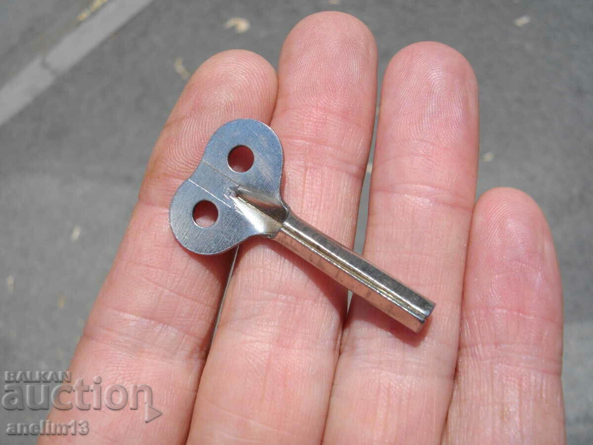 ΠΑΛΙΟ ΚΛΕΙΔΙ ΜΗΧΑΝΙΚΟ ΠΑΙΧΝΙΔΙ Ή ΚΛΕΙΔΙ ΡΟΛΟΡΙΟΥ 1 με τιμή 25.00 BGN | € 12.78 ΠΑΛΙΟ ΚΛΕΙΔΙ ΜΗΧΑΝΙΚΟ ΠΑΙΧΝΙΔΙ Ή ΚΛΕΙΔΙ ΡΟΛΟΡΙΟΥ 1 με τιμή 25.00 BGN | € 12.78