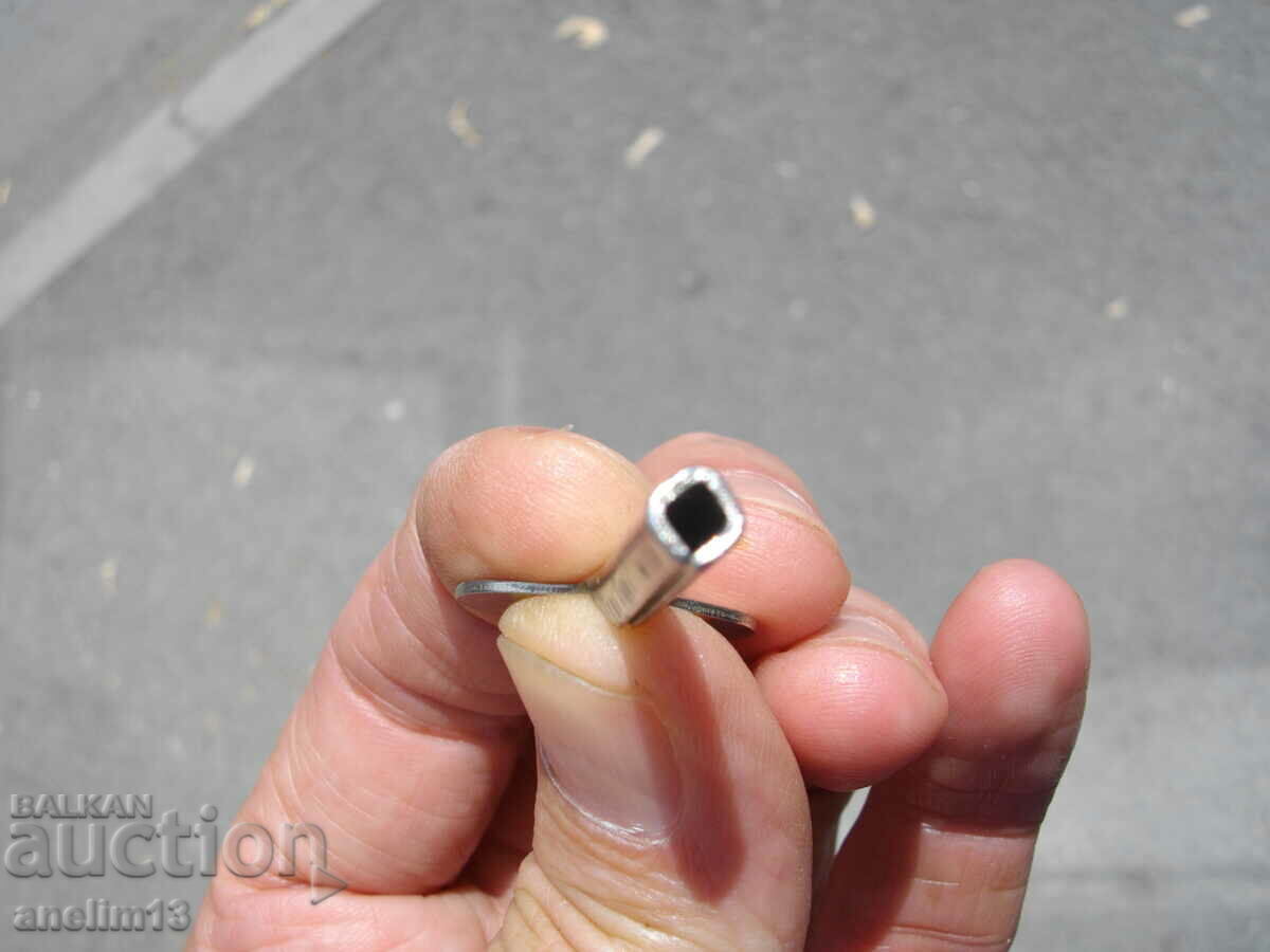 Аукцион СТАРО КЛЮЧЕ КЛЮЧ ЗА МЕХАНИЧНА ИГРАЧКА ИЛИ ЧАСОВНИК 1