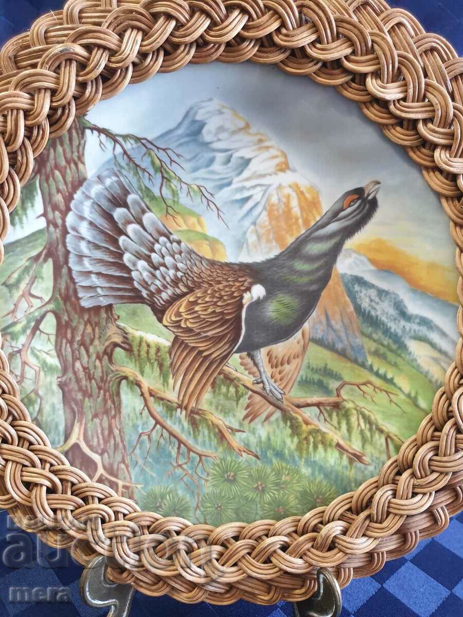 Placă de perete din porțelan pictată manual cu feronerie din răchită cu preț 85.00 BGN | € 43.46 Placă de perete din porțelan pictată manual cu feronerie din răchită cu preț 85.00 BGN | € 43.46