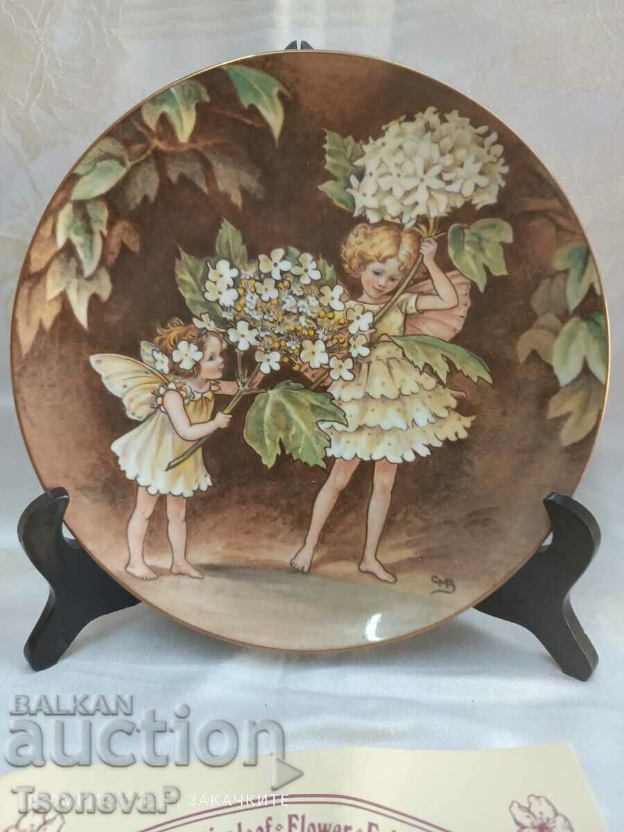 Decorative English porcelain plate by Border