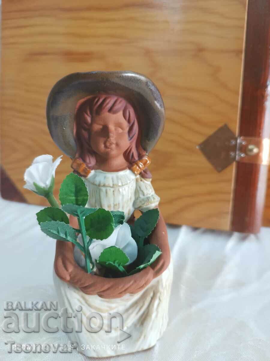 Ceramic flower girl