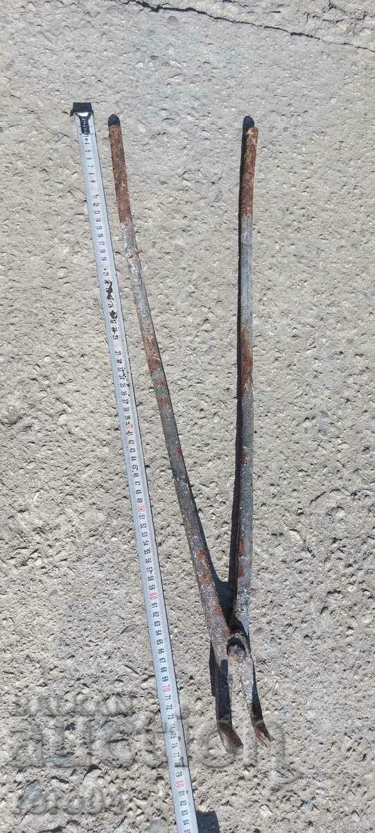 КЛЕЩИ - КОВАШКИ - КОВАНИ - ОГРОМНИ с цена 44.10 лв. | € 22.55 КЛЕЩИ - КОВАШКИ - КОВАНИ - ОГРОМНИ с цена 44.10 лв. | € 22.55