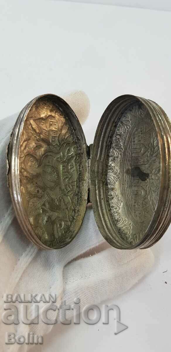 Rare Wrought Renaissance Snuff Box - 6