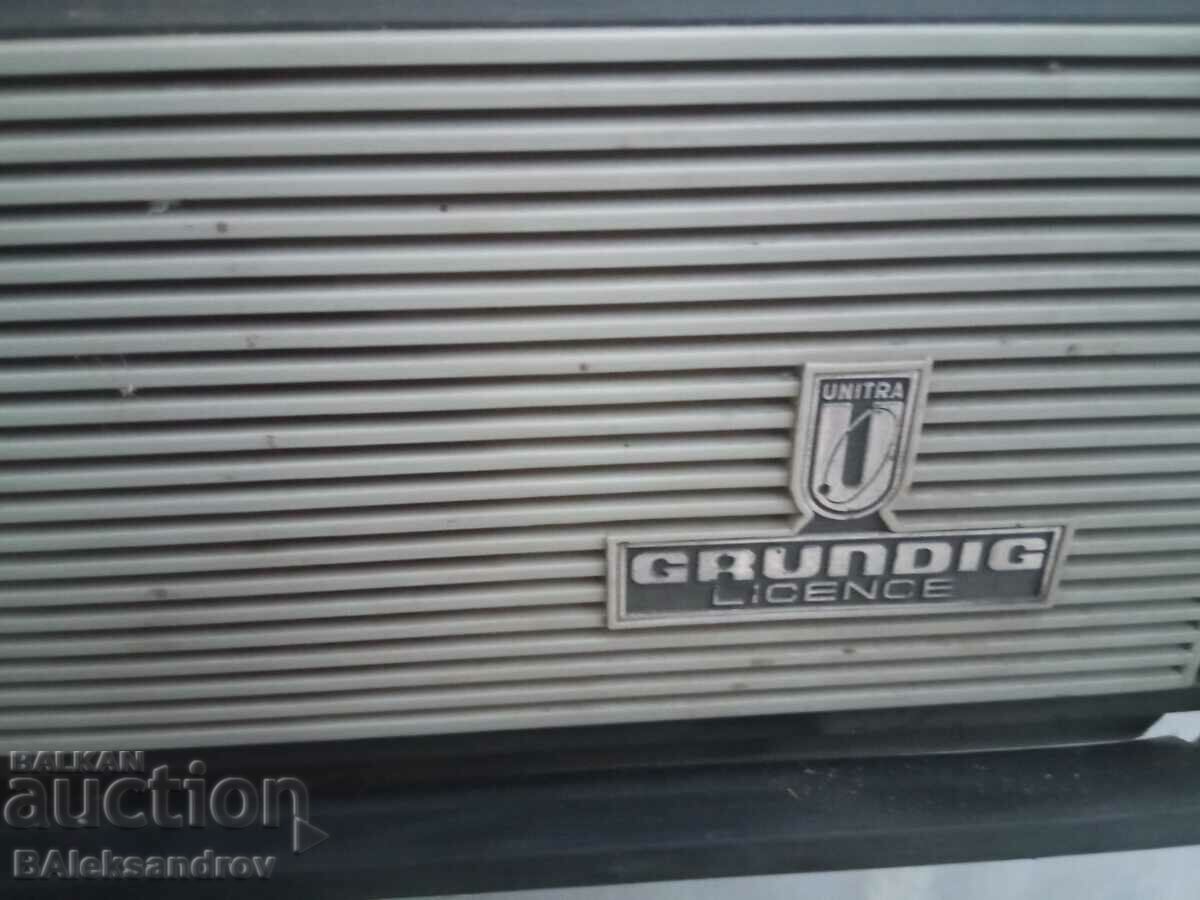 Vintage tape recorder for collection with price 28.00 BGN | € 14.32