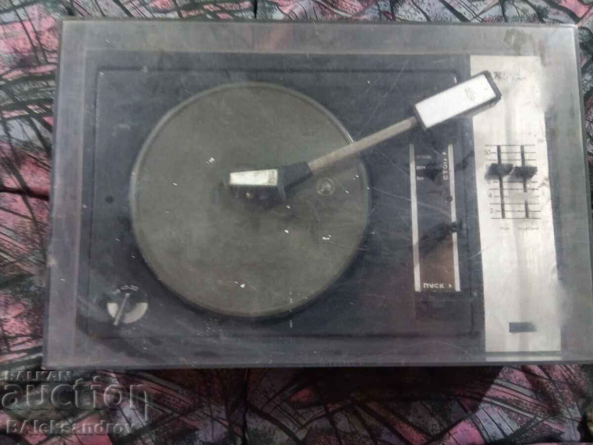 A record player from the good old days for collection - 5 A record player from the good old days for collection - 5